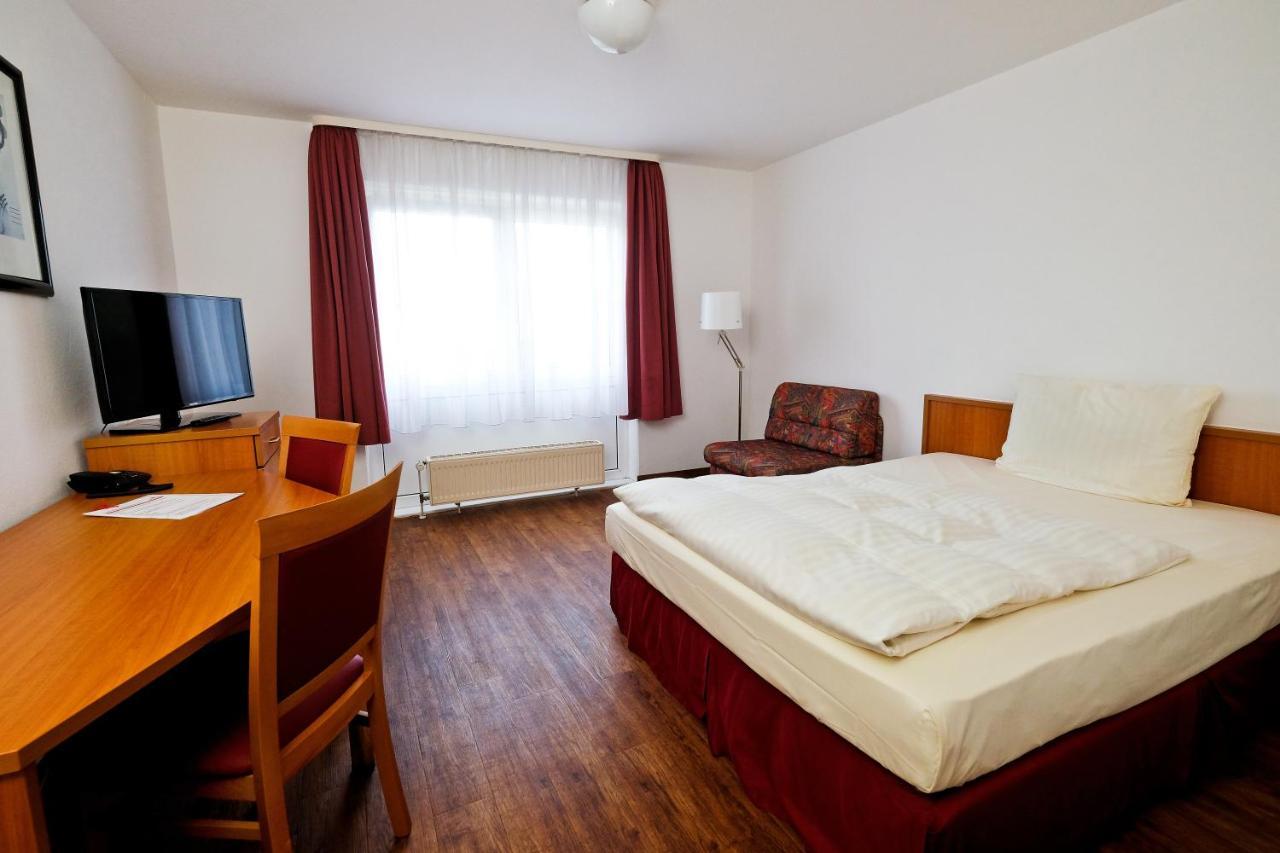 Apart Hotel Sehnde Bagian luar foto