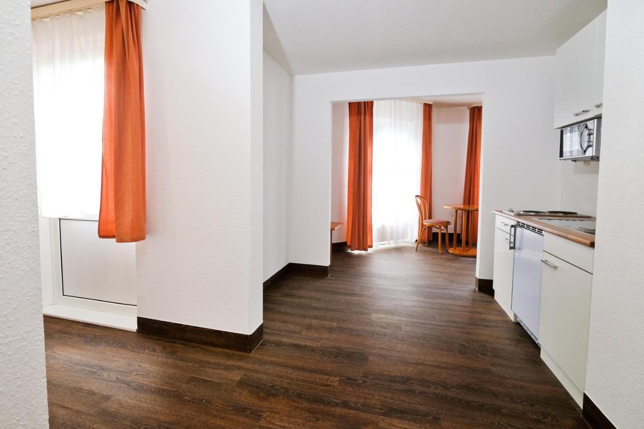 Apart Hotel Sehnde Bagian luar foto