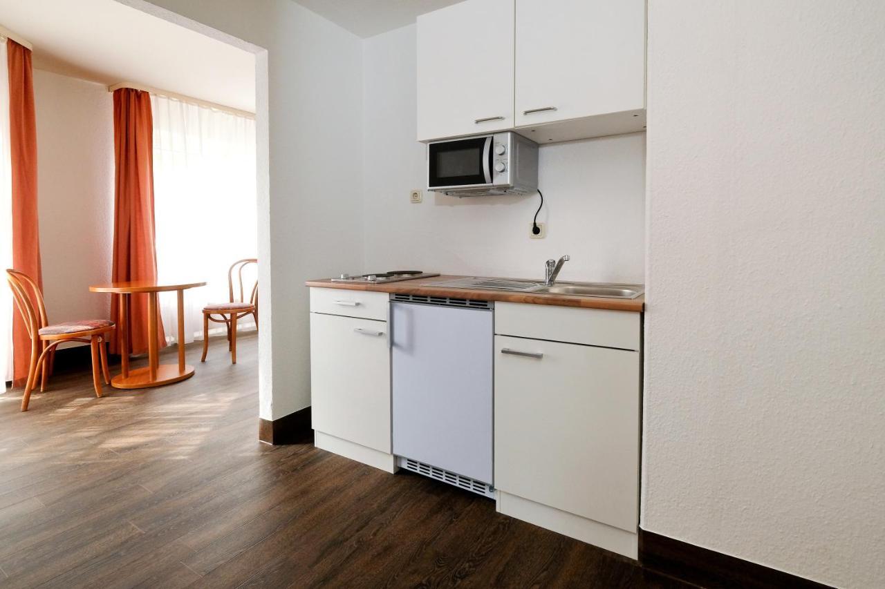 Apart Hotel Sehnde Bagian luar foto