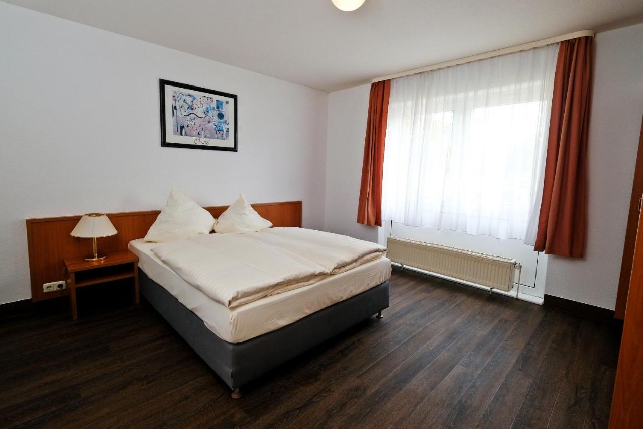 Apart Hotel Sehnde Bagian luar foto