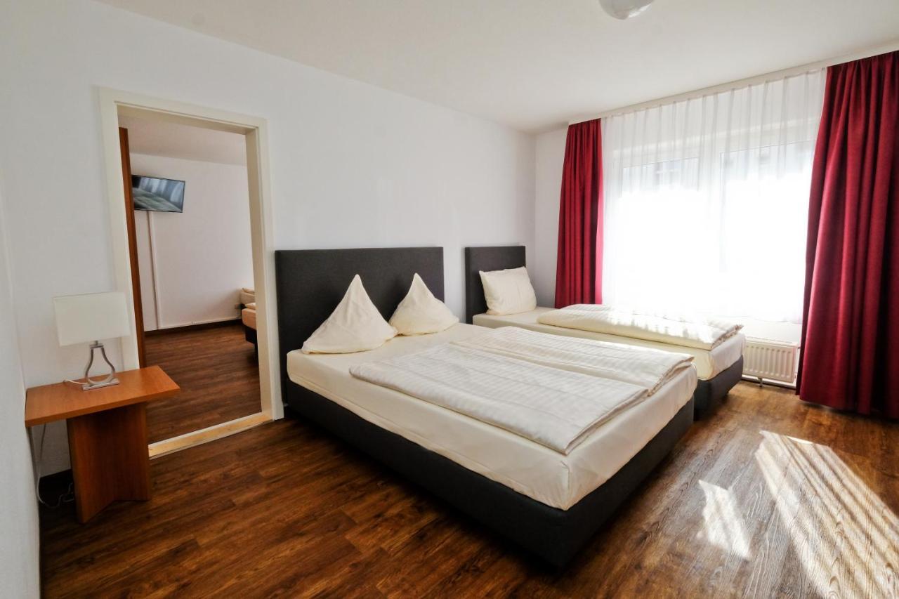Apart Hotel Sehnde Bagian luar foto