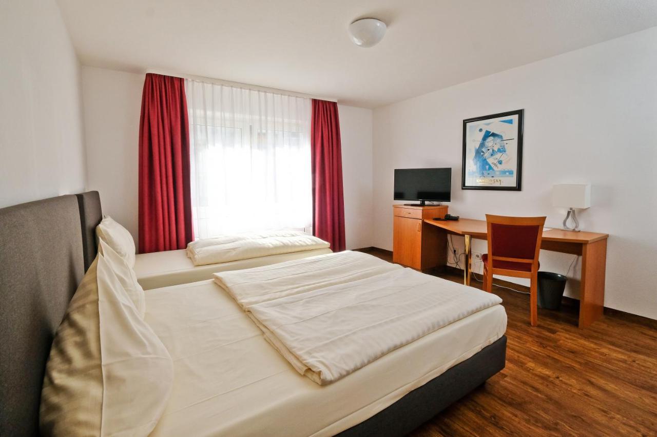 Apart Hotel Sehnde Bagian luar foto