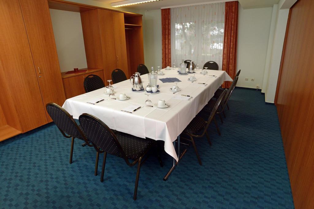 Apart Hotel Sehnde Bagian luar foto