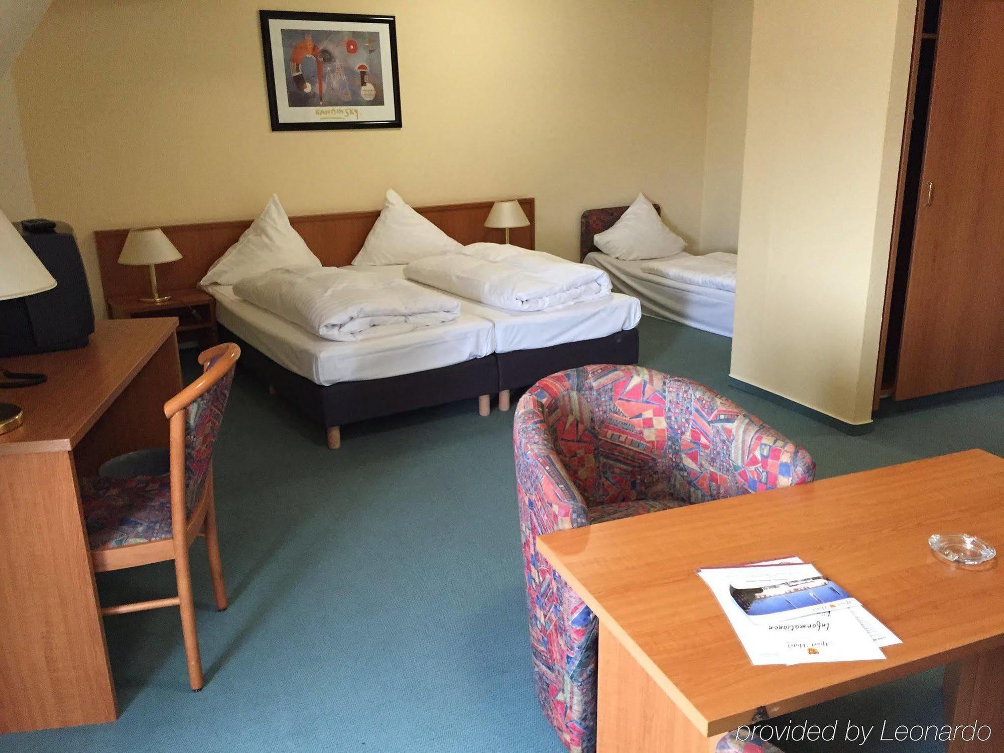 Apart Hotel Sehnde Bagian luar foto