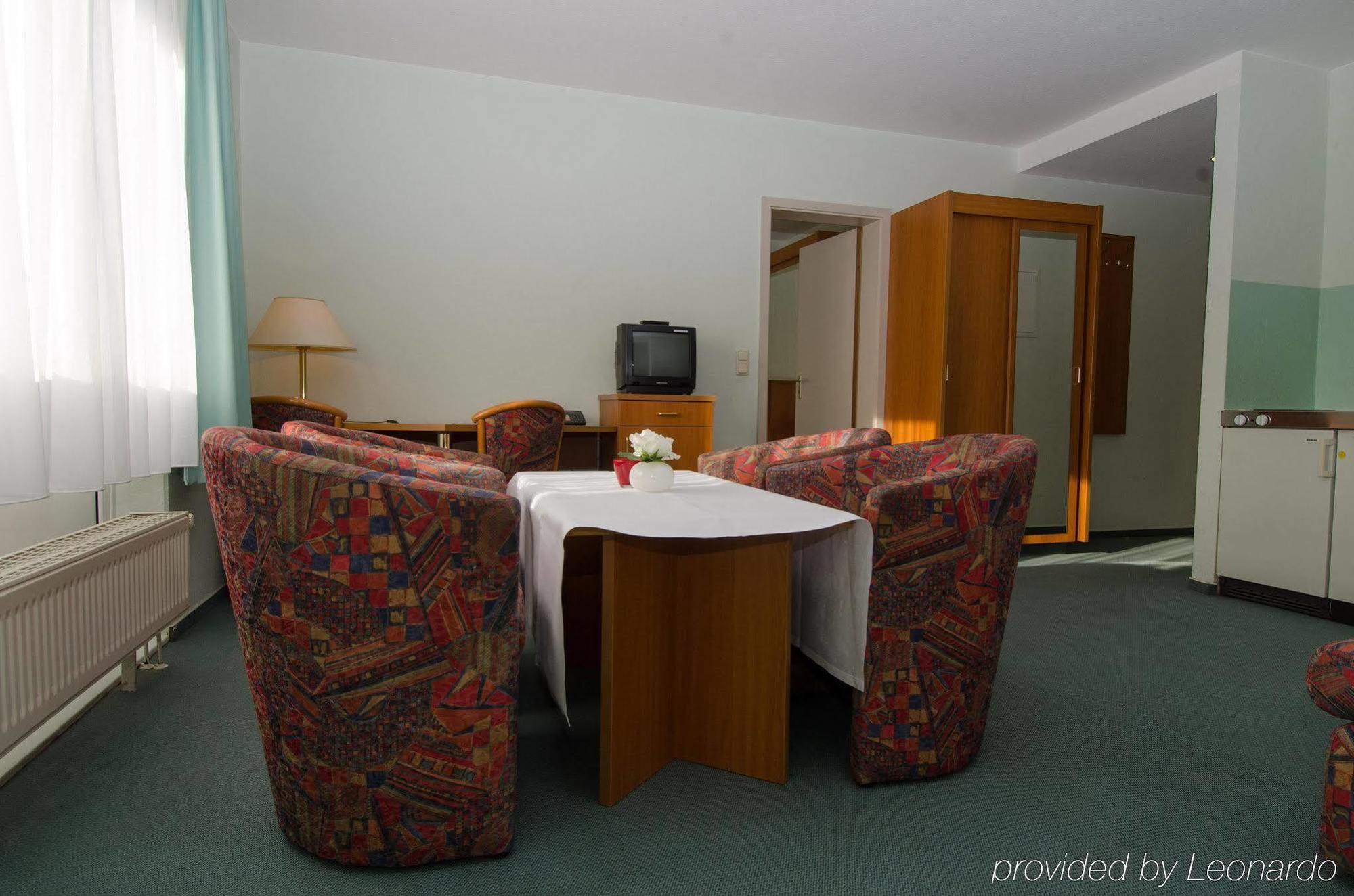 Apart Hotel Sehnde Bagian luar foto