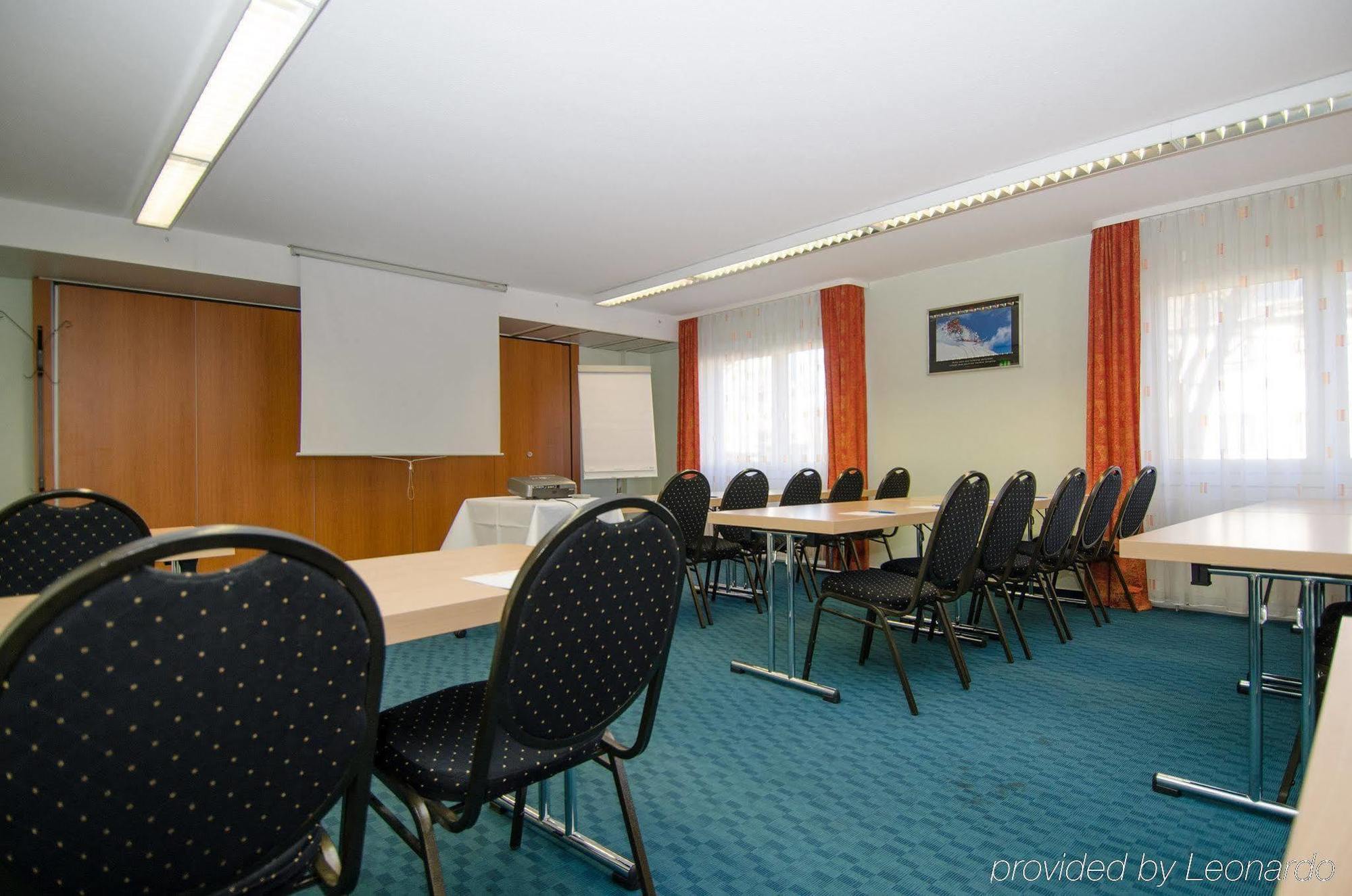 Apart Hotel Sehnde Bagian luar foto