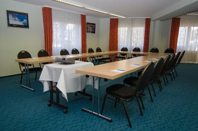 Apart Hotel Sehnde Bagian luar foto