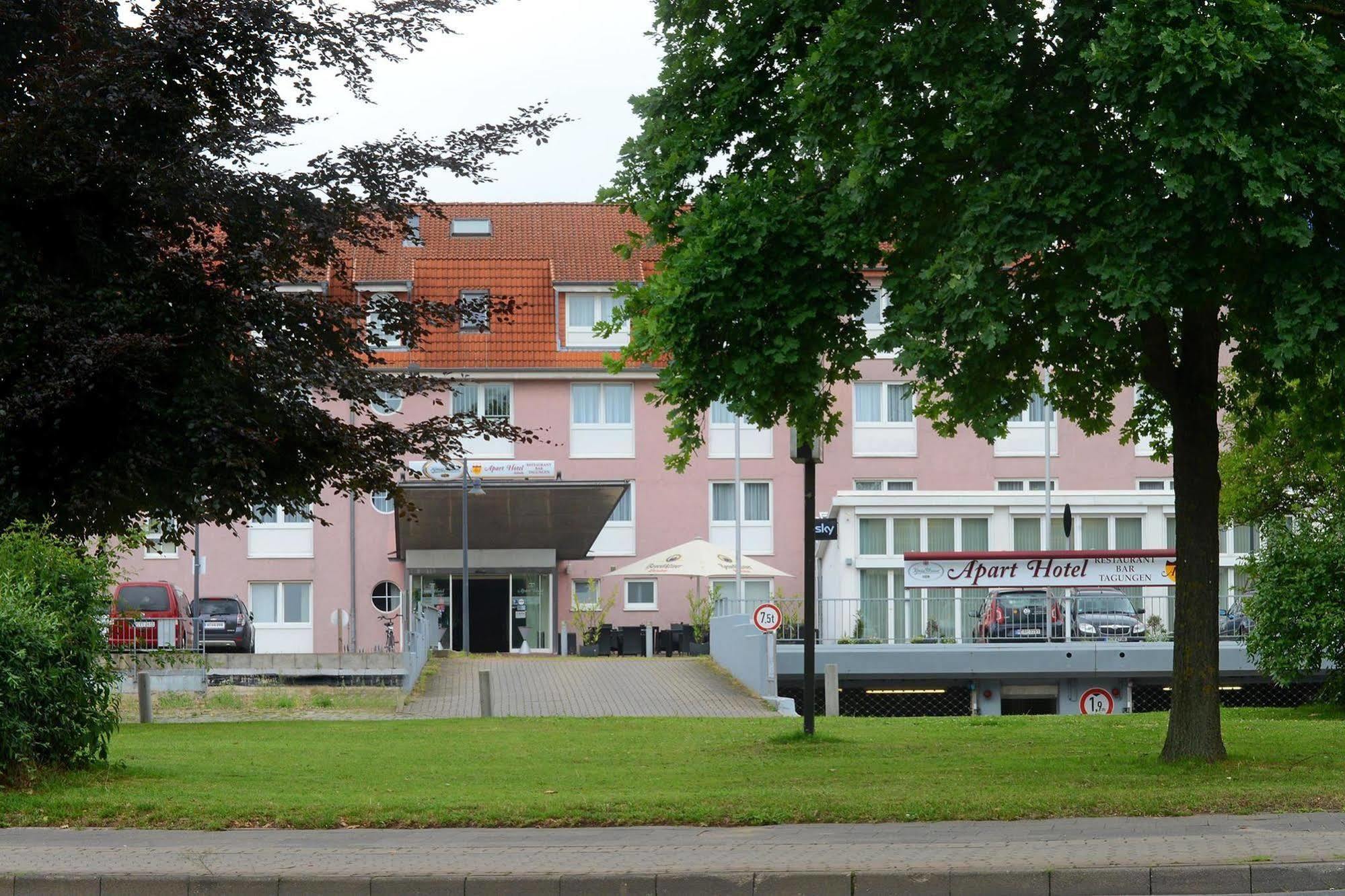 Apart Hotel Sehnde Bagian luar foto
