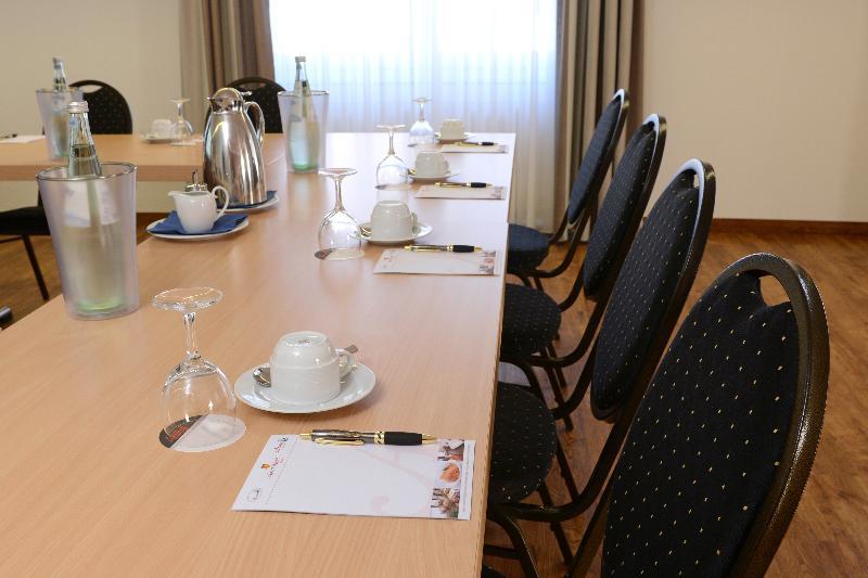 Apart Hotel Sehnde Bagian luar foto