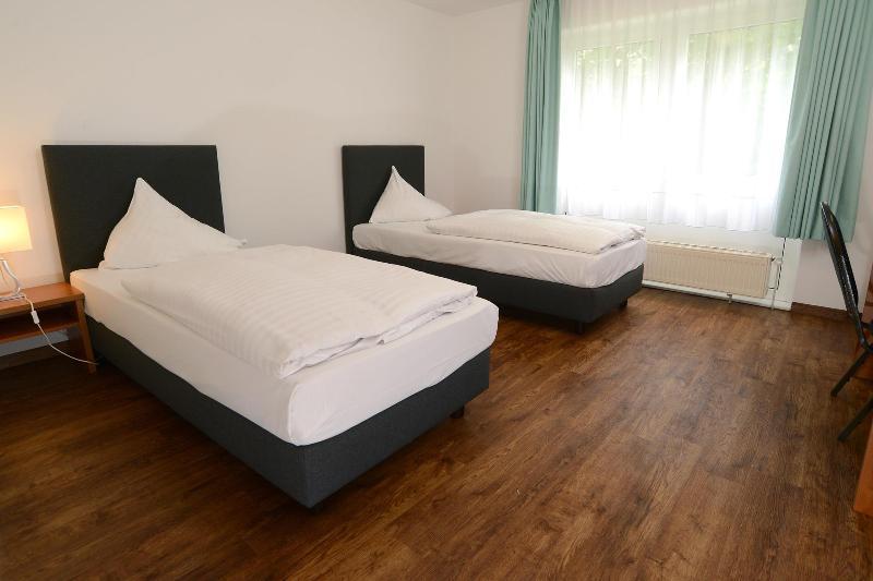 Apart Hotel Sehnde Bagian luar foto